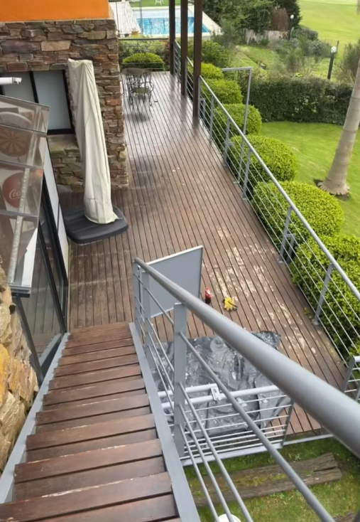 Antes: Deck y galería exterior